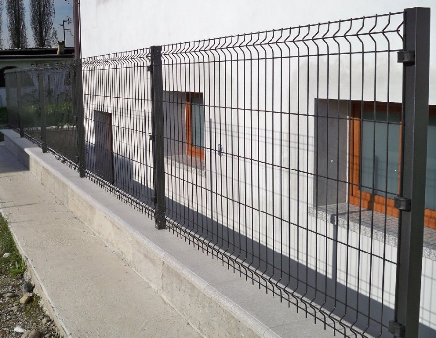 Welded Wire Fence Installation in Etobicoke Ontario