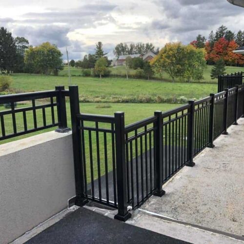 Aluminum picket railings